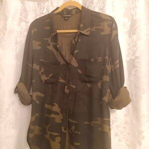 ROCK & REPUBLIC ~ WOMEN’S SHIRT GREEN CAMOUFLAGE - BUTTON-UP